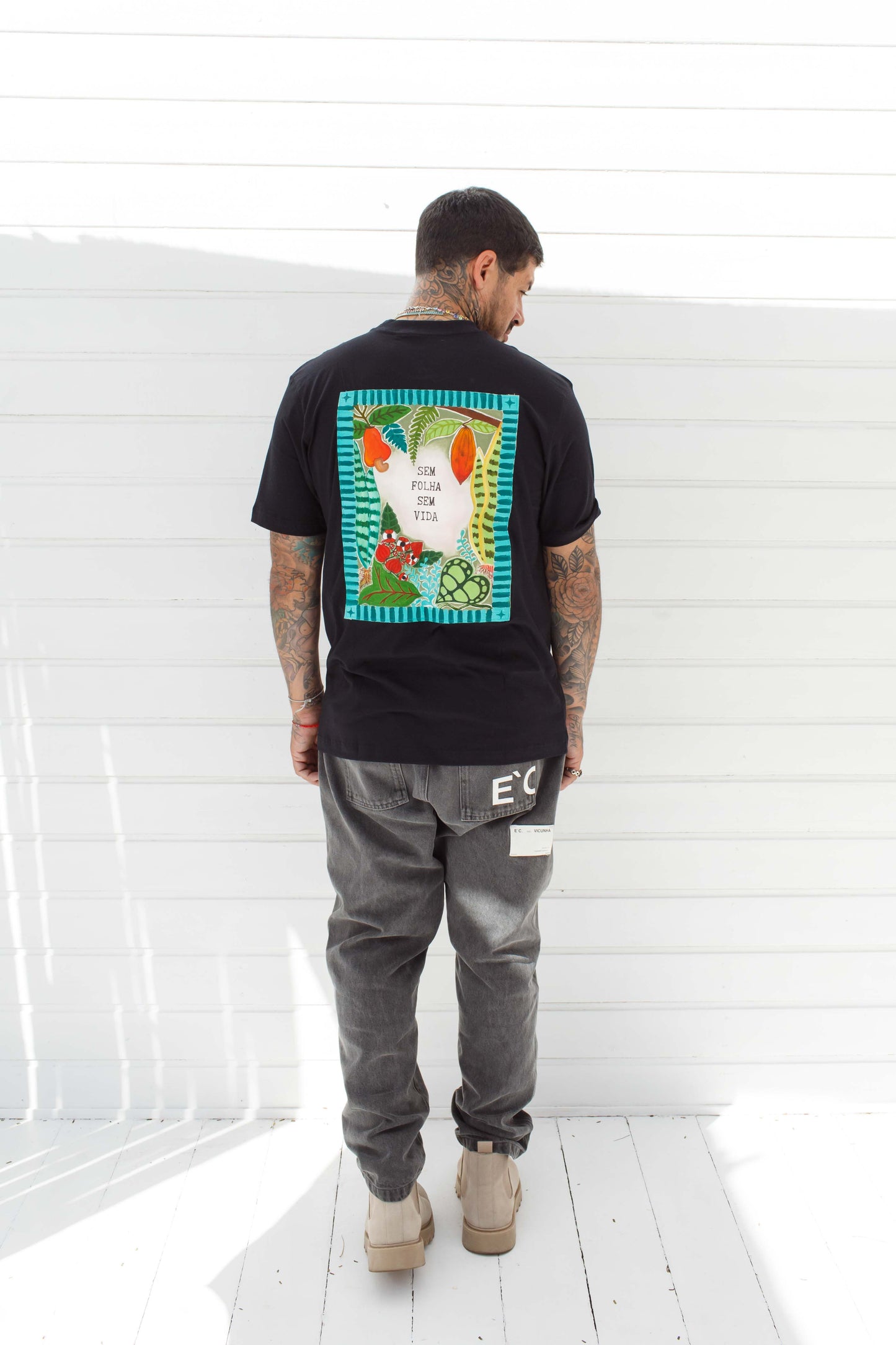 Camiseta estampa - Sem folha