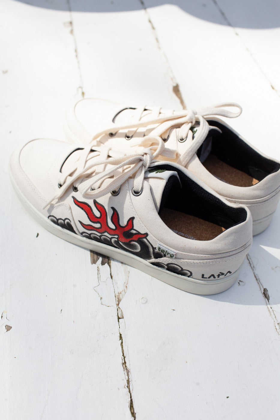 Tênis Collab Cidades Invisíveis + Tairú