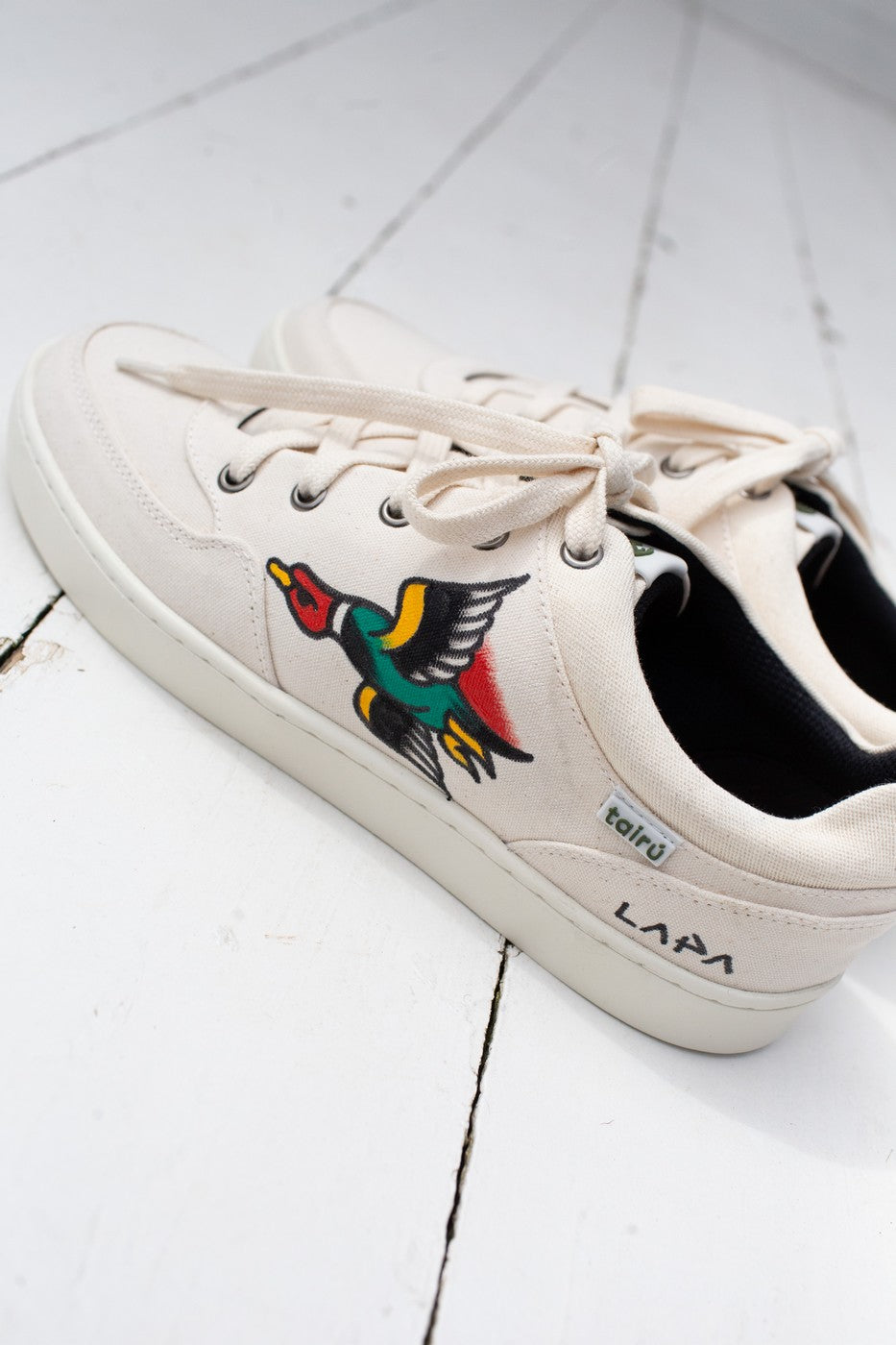 Tênis Collab Cidades Invisíveis + Tairú