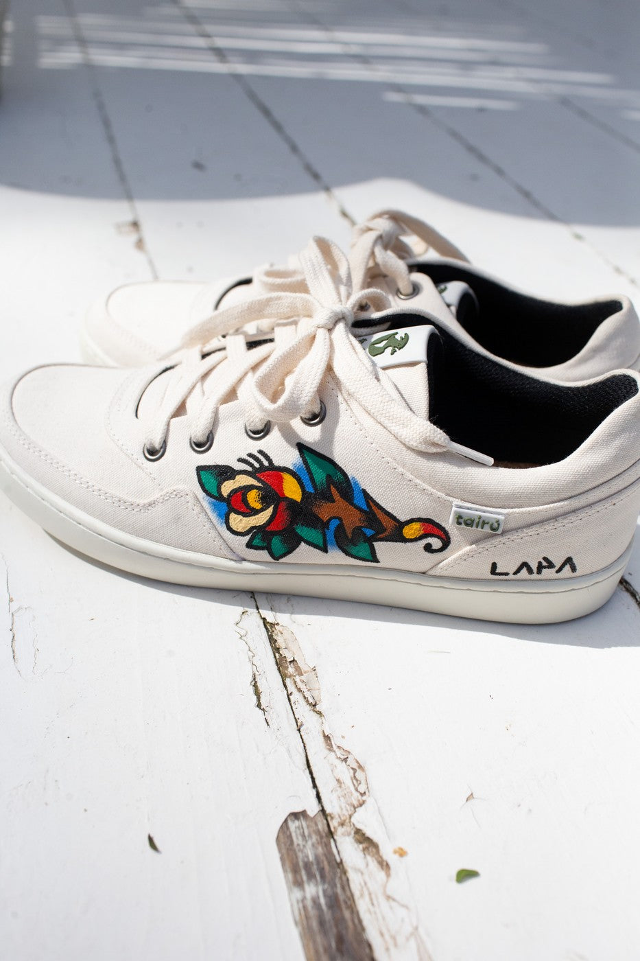 Tênis Collab Cidades Invisíveis + Tairú