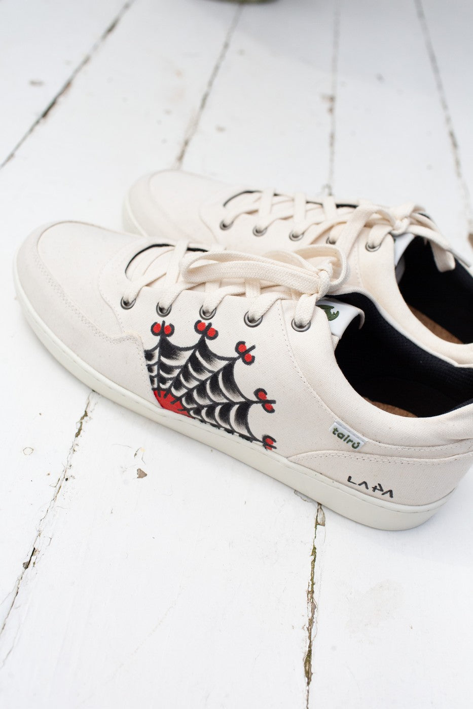 Tênis Collab Cidades Invisíveis + Tairú