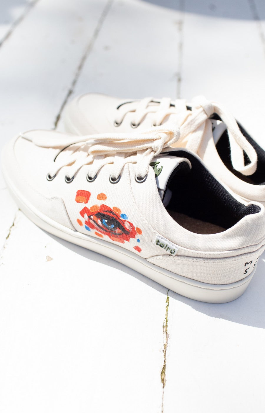 Tênis Collab Cidades Invisíveis + Tairú