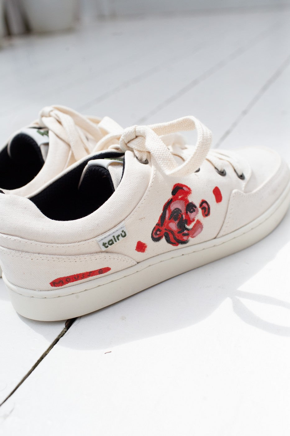 Tênis Collab Cidades Invisíveis + Tairú