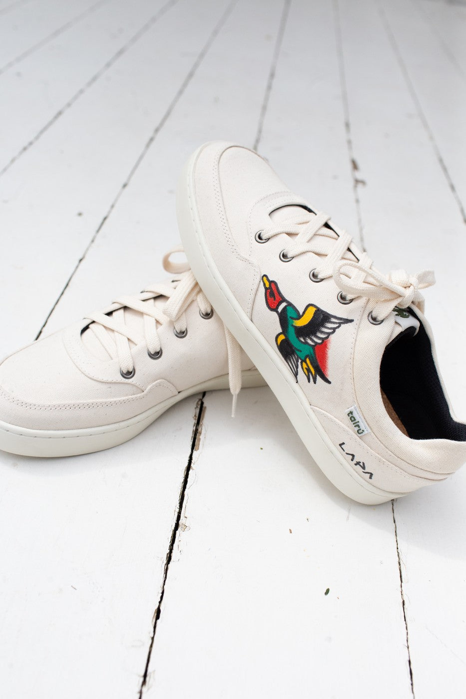 Tênis Collab Cidades Invisíveis + Tairú