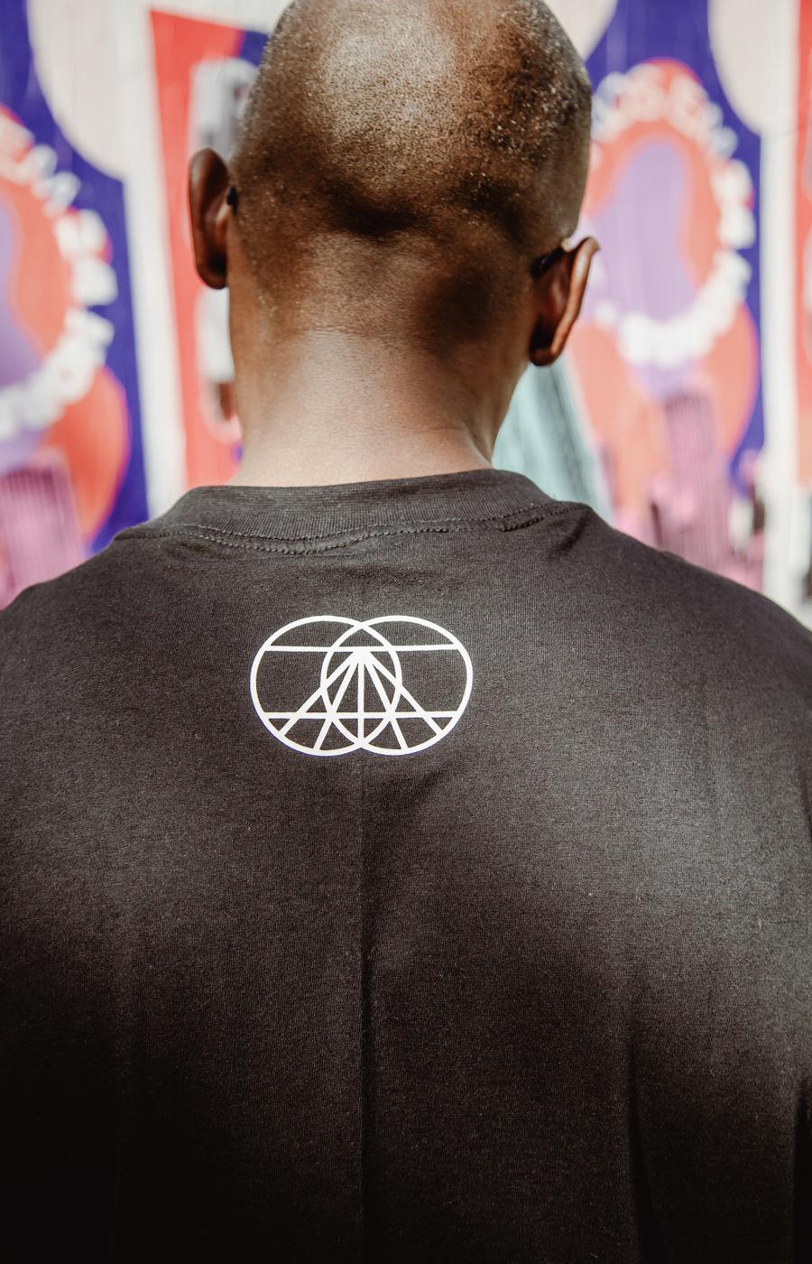 T-Shirt - Amor Nessa Cidade (Preta)