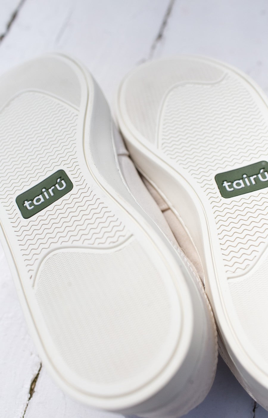 Tênis Collab Cidades Invisíveis + Tairú