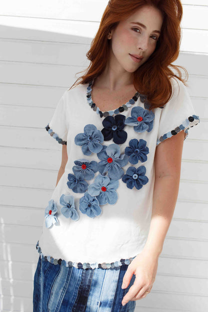 Camiseta Bordada Flower Power