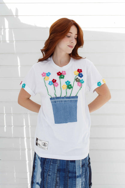 Camiseta vaso flores - bordada