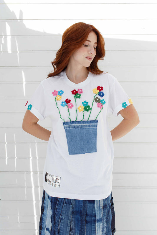 Camiseta vaso flores - bordada