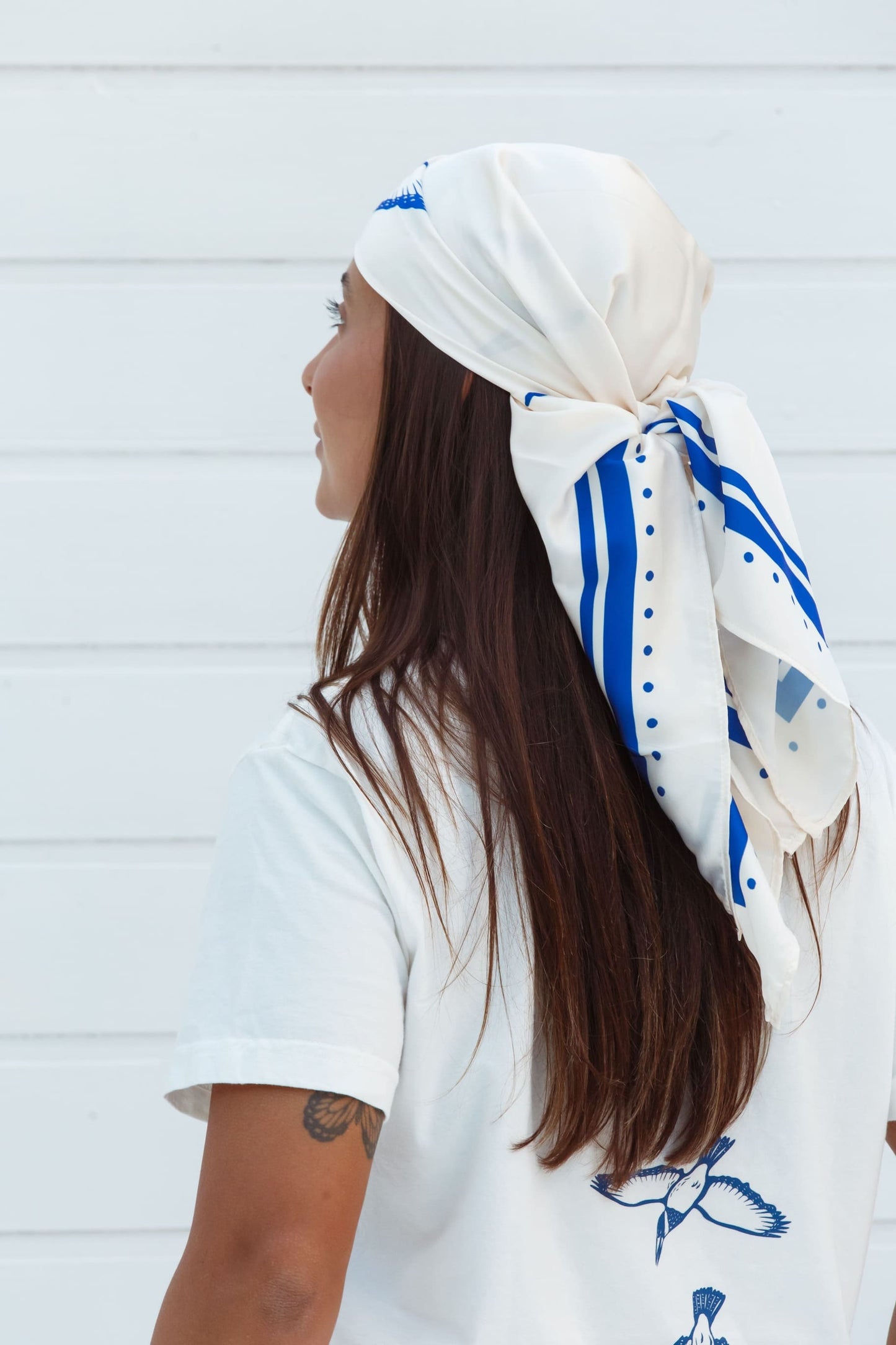 Lenço Off White com Azul – Martim-pescador
