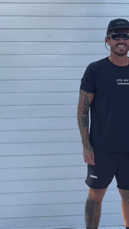 Short Esportivo Preto com estampa branca - Coleção Floripa